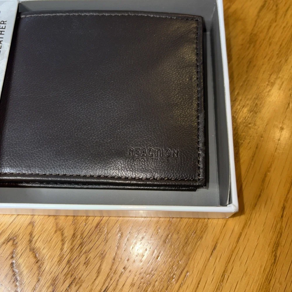 Reaction Kenneth Cole Mens Brown Handcrafted Leather Bifold Gift Box Wallet NEW